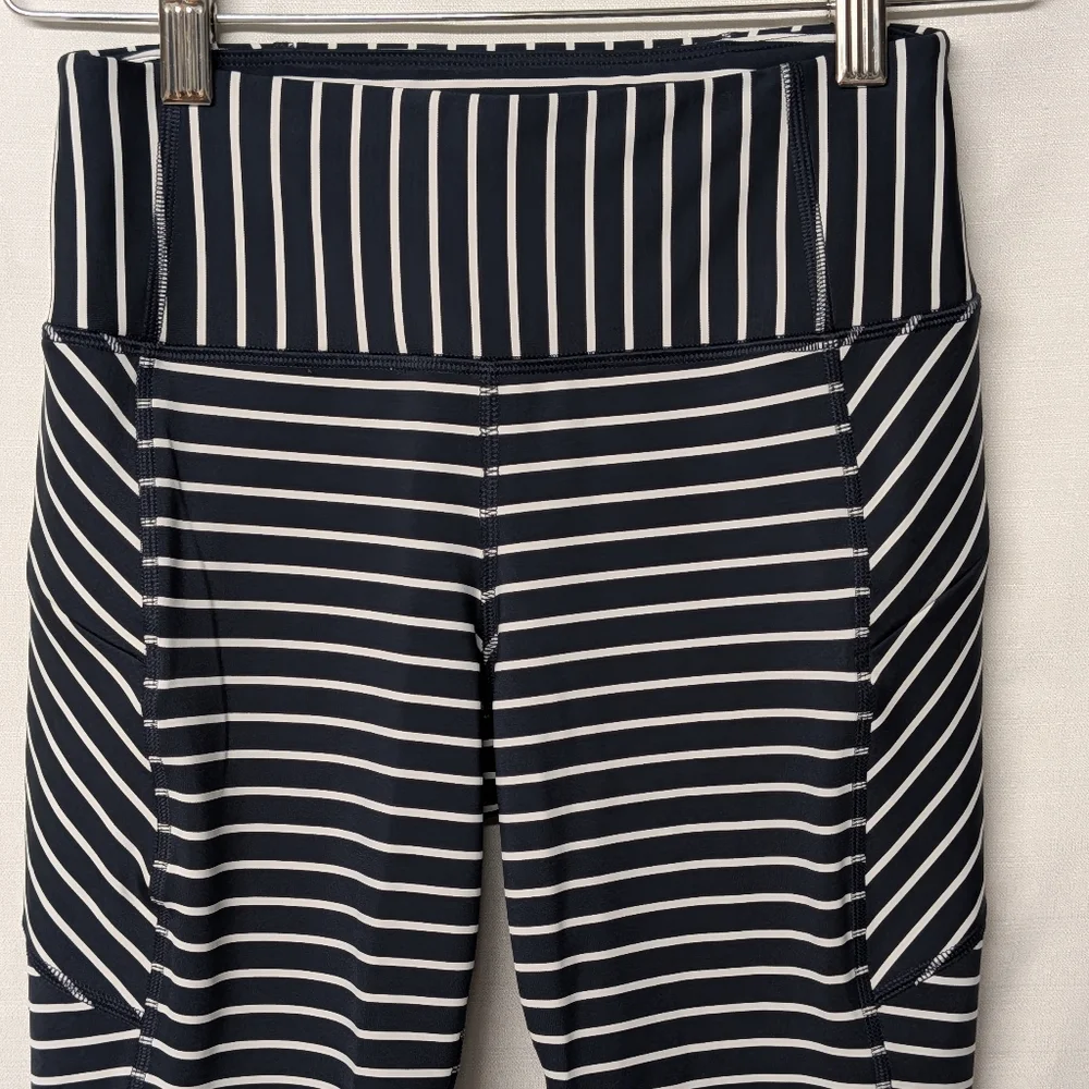 Athleta Navy Blue Striped Yoga Gym Tight Womens Leggings Size XSmall